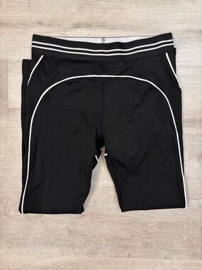 Black Leggings with White Contrast Piping